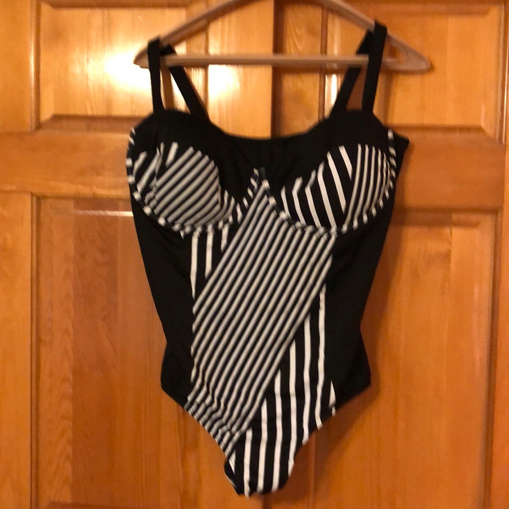 Swimsuits For All - Size 24